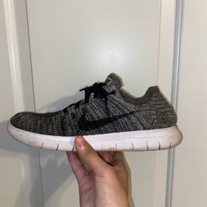 Men Nike free run size 10